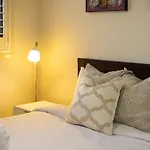 Spacious Comfy 5 Bedroom Home Near Sunnybank