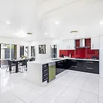 Spacious Comfy 5 Bedroom Home Near Sunnybank