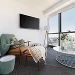 Apartment River & City Views 2 Bed 2 Bath Skyline