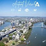 Apartment River & City Views 2 Bed 2 Bath Skyline *