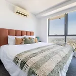 River & City Views 2 Bed 2 Bath Skyline