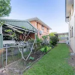 Bright Sunnybank Getaway - 4Br 2Ba