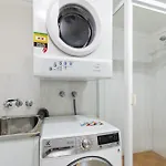 2-bed Urban Haven With Parking And Balcony Brisbane