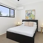 Apartment 2-bed Urban Haven With Parking And Balcony
