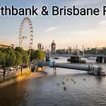 Modern 3br Riverside W Parking Near Shops And Park Apartment Brisbane