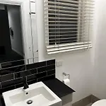 Hostel Palm Hamilton Backpacker