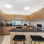 South Brisbane 2-Bed With Views & Parking