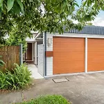 Elegant 4 Bedroom Residence With Entertaining Area