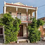 Studio In Ashgrove W Bedroom Loft