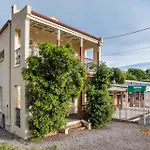 Studio In Ashgrove W Bedroom Loft