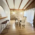 Cosy Mountain Hideaway