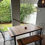 Cedar Street Lower 2br Petyard * Brisbane