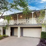 Lambert House, City Luxury, Sleeps 15