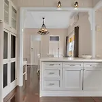 Cedar Street Lodge Upper 3Br2Bath Pets