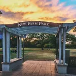 Hustle And Bustle 2Bed 1Bath 1Car Pool Teneriffe