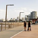 New Farm Nest- 2Bed 1Bath Balcony