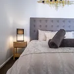 Brisbane City Luxury Riverfront Apartments