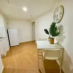 Prime 1br Near Transport And Retail * Brisbane
