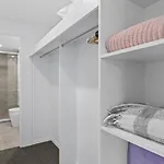 2br In Prime Location Apartment *