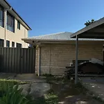 Affordable 3-Bedroom Grannyflat In Coopers Plains