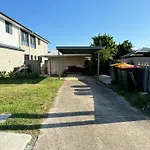 Affordable 3-Bedroom Grannyflat In Coopers Plains