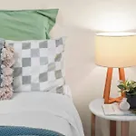 6 Min To Cbd Self-Contained Studio