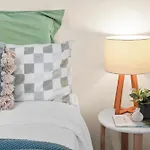 6 Min To Cbd Self-Contained Studio