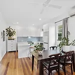 Room In Large Home 6 Min To Cbd
