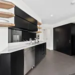 Central Apartment In South Bank