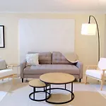 Homy Spacious 4b2b W Parking Steps To Malls Dining *