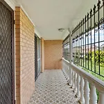 Homy Spacious 4B2B W Parking Steps To Malls Dining