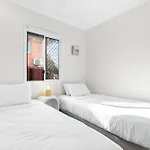 Spacious 3-Bed Home With Gym & Outdoor Retreat