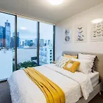 South Brisbane City View 2Bedroom Apartment With Free Parking