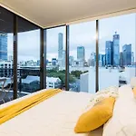 South Brisbane City View 2Bedroom Apartment With Free Parking