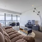 Stunning 2Br City Lights View Near Parks And Riverside