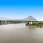 Gilded River - Vintage Charm & River Front Luxury 1 Bedroom Apartment - Story Bridge Views