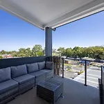 2 Beds Walk To Shops And Trails 12 Mins To Cbd