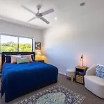 2 Beds Apt Walk To Shops And Trails 12 Mins To Cbd