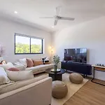 2 Beds Walk To Shops And Trails 12 Mins To Cbd Brisbane