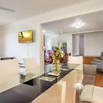 Tranquil 3 Bedroom Modern Style House In Sunnybank *