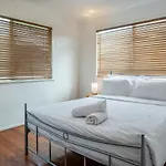 Holiday home Tranquil 3 Bedroom Modern Style House In Sunnybank *