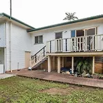 Tranquil 3 Bedroom Modern Style House In Sunnybank