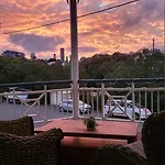Urban Riverside Rest