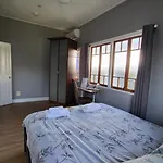 Urban Riverside Rest Bed & Breakfast