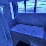 Bed & Breakfast Urban Riverside Rest *