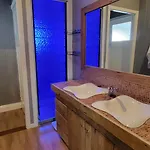 Urban Riverside Rest Bed & Breakfast