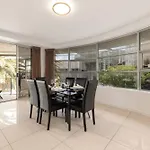 Newly Renovated 3Br Apartment 2 Parking Spaces Pool Gym City Views Walk To Shops