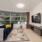 Newly Renovated 3Br Apartment 2 Parking Spaces Pool Gym City Views Walk To Shops