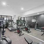 Best Value 2Beds Apt At Cbd With Pool Gym Carpark