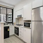 Best Value 2Beds Apt At Cbd With Pool Gym Carpark
